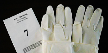 모든 시술 및 수술에 일회용 캐눌라, 일회용 글러브 사용 (Single Use Cannula & Gloves)
